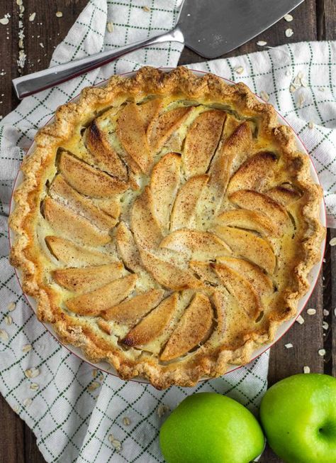 This apple custard pie recipe is loaded with fresh apples in a creamy vanilla custard, making it a cross between pie and crème brûlée. #applecustardpie #applepie #pie | chiselandfork.com Custard Apple Pie Recipe, Apple Custard Pie Recipes, Apple Custard Tart, Apple Custard Pie, Custard Pies, Easy Custard, Apple Cider Donuts Baked, Apple Custard, Custard Pie Recipe