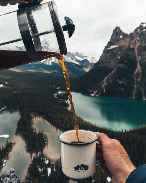 10.6 тыс. отметок «Нравится», 91 комментариев — ADVENTURE ▼ TRAVEL ▲  NATURE (@wonderlustcollective) в Instagram: «⠀ Coffee + mountains ☕️❤️🏔 Tag a coffee lover!  Photo by @jacksondematos  Always #wondermore» Hiking, Lake, Coffee, Travel