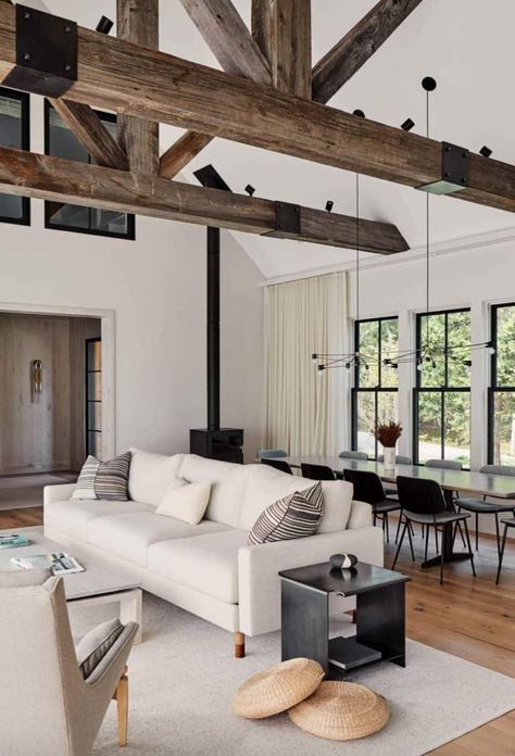 Beautiful modern barn style home in the seaside village of Amagansett Modern Barn Style, Barn House Interior, Popular Living Room, Barn Interior, Modern Barn House, Casa Container, Barn Style House, Modern Barn, Wooden Beams