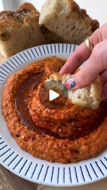 Food for your thoughts on Instagram: "SPICY SUN-DRIED TOMATO DIP ❤️‍🔥 🎥: @thefitlondoner  I gave you my focaccia recipe, and now I’m giving you the ultimate dip to go with it! Smoky, spicy, creamy & SO full of flavour. It ended up being the star of the show at a dinner party I hosted a few weeks ago, so I know you’ll love it too 🫶  ▫️2 x 400g tins cannelini (white) beans ▫️120g sun-dried tomatoes ▫️1 lemon, juiced ▫️1 tbsp tomato purée ▫️1 garlic clove ▫️1 tsp hot chilli powder ▫️2 tsps smoked paprika ▫️100ml oil from the sun-dried tomatoes ▫️Handful of fresh basil ▫️Flaky salt to taste (be generous) ▫️2-3 ice cubes  Simply add all the ingredients to a food processor (or blender to achieve a smoother consistency) and blend until smooth! Serve with good quality olive oil (I use DOP Umbri Focaccia Dip, Tomato Dipping Sauce, Sundried Tomato Dip, Lentil Dip, Bean Dip Recipes, Focaccia Recipe, Tomato Dip, Flaky Salt, Garlic Clove