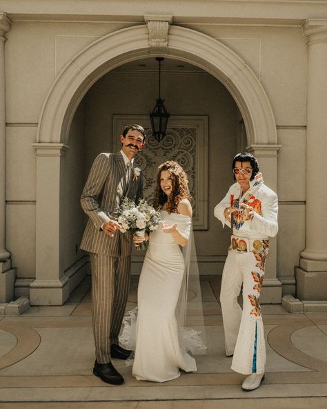 Classic cars and vintage signs bringing those timeless Vegas vibes. Las Vegas Elopement Photographer: @treeoflifelasvegas @treeoflifefilmsandphotos Wedding Venue: Juno Garden at Ceaser's Palace Florist: Ceaser's Palace Vegas Floral Preservation: @impressive.petals Hair & Makeup: @makeupinthe702 Wedding Dress: @grace_loves_lace Suit: @indochino Shoes: @ninewest Jewelry: @billigjewelers Classic Car Rental: @lasvegasimmersiveweddings Elvis Officiant: @travisallenelvis #elopement #las... Elvis Impersonator Wedding, Elvis Wedding Aesthetic, Vegas Vibes, Elvis Wedding, Elvis Impersonator, Lace Suit, Floral Preservation, Hi Babe, Vegas Elopement