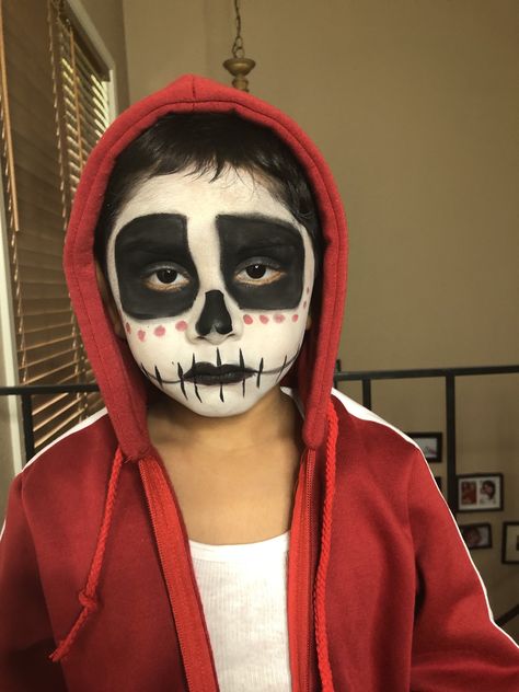 Miguel Face Paint Coco, Miguel Coco Makeup, Coco Makeup Halloween, Kid Halloween Makeup, Dia Los Muertos Makeup, Coco Makeup, Halloween Makeup For Kids, Maquillage Halloween Simple, Miki Mouse