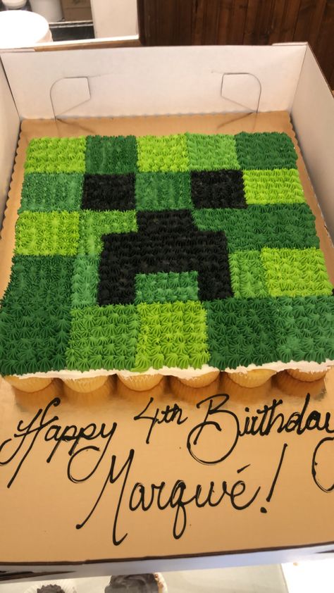 Minecraft Pull Apart Cupcakes, Minecraft Cake And Cupcakes, Minecraft Creeper Cupcake Cake, Creeper Cake Minecraft, Roblox Cupcake Cake, Minecraft Pull Apart Cupcake Cake, Minecraft Cookie Cake, Minecraft Cupcakes Ideas, Minecraft Cupcake Cake