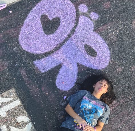 Chalk Art Taylor Swift, Olivia Rodrigo Painting Ideas, Olivia Rodrigo Crafts, Olivia Rodrigo Painting, Senior Year Parking Spot, Olivia Rodrigo Nails, Parking Spot Painting, Spot Painting, Met Gala Outfits