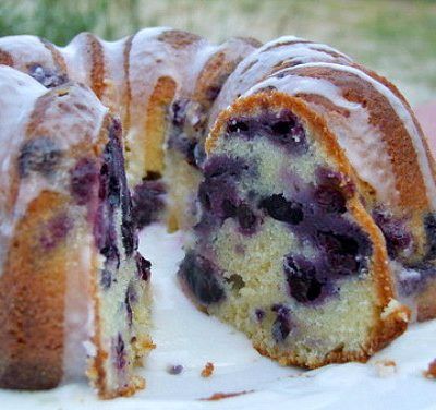 Paula Deen's Cream Cheese Pound Cake Lime Pound Cake, Blueberry Bundt, Blueberry Bundt Cake, Bundt Cakes Recipes, Blueberry Cake, Blueberry Recipes, Pound Cake Recipes, Cupcake Cake, Savoury Cake