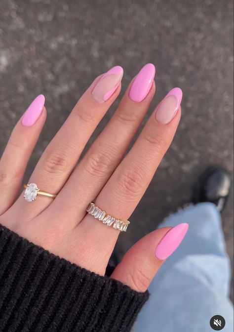 Summer Acrylic Nails Round, Pink Round Acrylic Nails, Lilac And Pink Nails, Nails Ideas Oval, Oval Nails Ideas, Pink Nail Designs Short, Cute Summer Nails Simple, Cute Pink Nail Designs, Pink Nails Cute