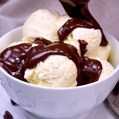 Hot Fudge Sauce For Ice Cream, Homemade Chocolate Sauce, Ice Cream Sauce, Hot Fudge Sundae, Chocolate Sauce Recipes, Homemade Hot Fudge, Sweet Sauces, Simply Stacie, Hot Fudge Sauce