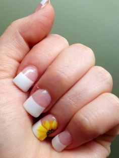 Sunflower nails Acrylic Sunflower, Gel Nails Long, Simple Spring Nails, Sunflower Nails, French Tip Nail Designs, Her Nails, Simple Nail Art Designs, Nails Wedding, Nails Polish