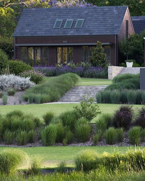 Landscape Edging Stone, England Garden, Cheap Landscaping Ideas, Meadow Garden, Modern Landscape Design, House And Garden, Modern Garden Design, Landscape Edging, Grasses Garden