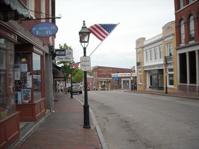 Coastal Bath Maine has a charming, historical downtown. http://www.visitingnewengland.com/bath-maine-travel.html Bath Maine Things To Do In, Wiscasset Maine, New England Cruise, Bath Maine, Things To Do In Maine, Fall Foilage, Brunswick Maine, England Road Trip, Maine New England