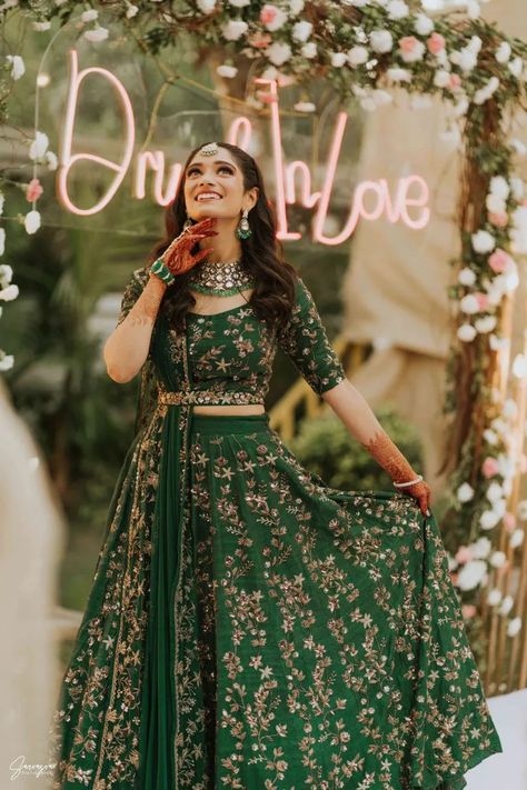 27+ Dark Green Lehenga Designs For Brides To Be - ShaadiWish Lehanga Designs For Engagement, Engagement Lengha Indian, Lehangas Bridal Engagement, Lengha For Engagement, Mehandi Lehanga Designs, Mehendi Lehenga Brides, Green Mehendi Outfits For Bride, Engagement Lehangas, Engagement Look Indian