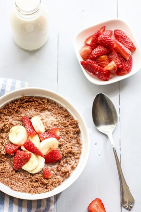 Who doesn’t love chocolate for breakfast?! I am a self confessed CHOCOLATE addict, and this low FODMAP chocolate millet porridge satisfies my cravings while keeping breakfast healthy. This breakfast is filling and absolutely delicious. #breakfast #millet #porridge #lowFODMAP #glutenfree #dairyfree Low Fodmap Breakfast Recipes, Fodmap Breakfast Recipes, Low Fodmap Chocolate, Low Fodmap Breakfast, Low Fodmap Fruits, Slow Cooked Beef Cheeks, Millet Porridge, Fodmap Breakfast, Millet Recipes