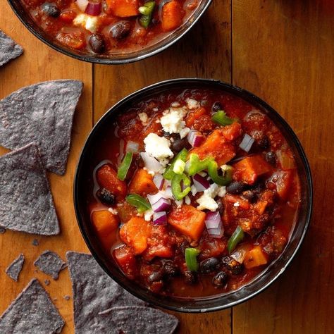 Black Bean, Chorizo & Sweet Potato Chili Chorizo Sweet Potato, Sweet Potato Chili Recipe, Chorizo Chili, Super Bowl Recipes, Potato Chili, Chorizo And Eggs, Chorizo Recipes, Black Bean Chili, Sweet Potato Chili