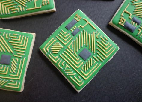 Printed circuit board cookie by Custom Cookies Engineering Cookies, Engineering Party, Computer Cookies, Rock Climbing Cake, Computer Cake, Golf Cookies, Simple Paint, Party College, Ideas Regalos