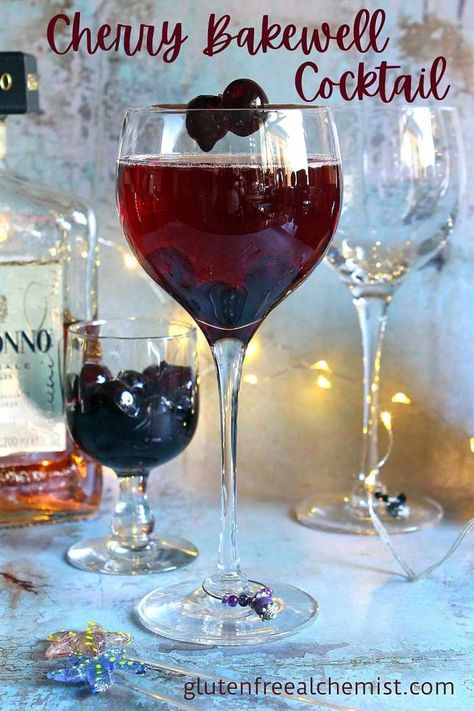 Prosecco Cocktails Easy, Cherry Cocktails, Cherry Bakewell Tart, Cocktails Christmas, Morning Cocktail, Coconut Milk Ice Cream, Mums Birthday, Cherry Bakewell, Recipes Drinks