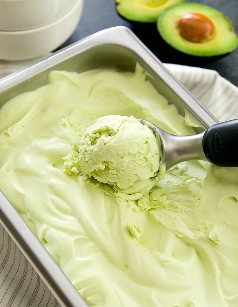 photo of an ice cream scoop with avocado ice cream Flavored Ice, Avocado Ice Cream, Avocado Dessert, Avocado Brownies, Homemade Ice Cream Recipes, Flavor Ice, Avocado Recipes, Homemade Ice, Homemade Ice Cream