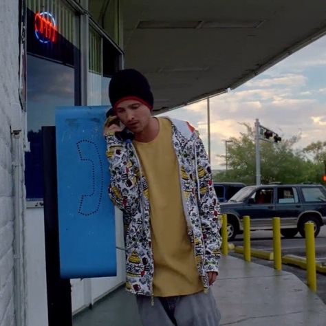 Jessy Pinkman, Jesse Pinkman Outfit, Breaking Bad Series, Breaking Bad Jesse, Aaron Paul, Love My Man, Yellow Outfit, Better Call Saul, Jesse Pinkman