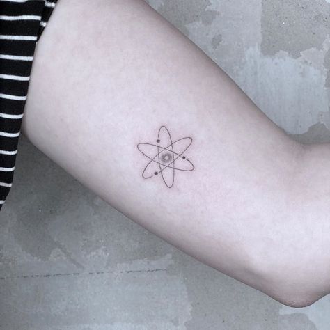 40 Atom Tattoo Designs For Men - Chemical Element Ink Ideas Atom Tattoo Universe, Fine Line Tattoo Chemistry, Atom Symbol Tattoo, Atom Tattoo Small, Chemistry Tattoo Symbols, Hydrogen Tattoo, Chemical Tattoo Ideas, Minimalist Science Tattoo, Atom Tattoo Design