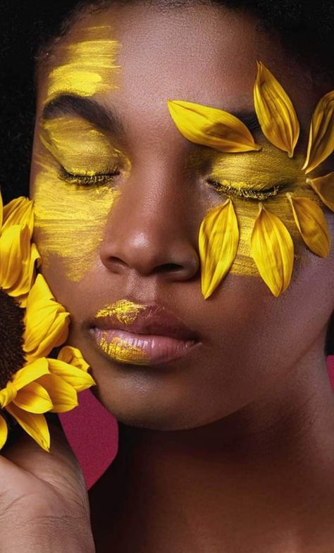 Yellow Photoshoot, Sunflower Makeup, Fashion Editorial Makeup, Yellow Photography, Yellow Makeup, Flower Makeup, Flower Face, Avant Garde Makeup, Flower Photoshoot