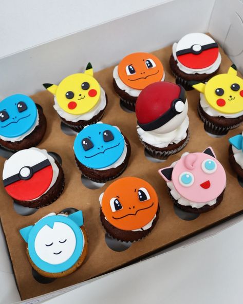 Pokémon theme cupcakes! 🧁🧁❤️💛🖤 #pokemoncupcakes #pikachucupcakes #vegancupcakes Pokemon Cupcake Ideas, Pokemon Muffins, Pikachu Cupcakes, Pokémon Cupcakes, Cupcakes Pokemon, Boys 8th Birthday, Pokemon Cupcakes, Pokémon Birthday, Theme Cupcakes