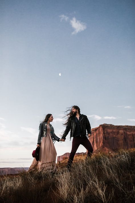 Monument Valley Utah, Western Engagement, Engagement Session Outfits, Engagement Poses, Adventure Photography, Engagement Photo Outfits, Photo Couple, Adventure Wedding, Shoot Inspiration