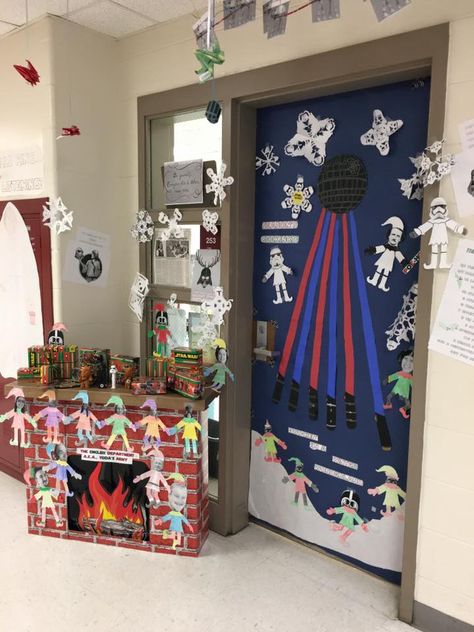 Star Wars Snowflakes, Room Parent, Christmas Door Decorating Contest, Christmas Classroom Door, Door Decorating Contest, Christmas Crafty, School Doors, Parents Room, Door Decorating