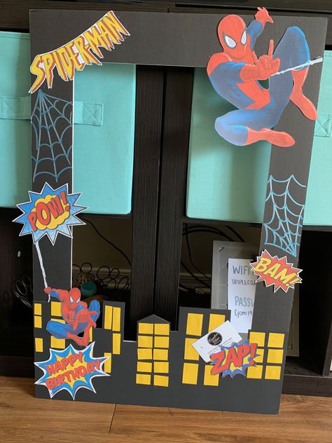 Spider Man Photo Booth, Marvel Photo Booth, Diy Spider Man Decorations, Spider Man Party Decor, Spiderman Diy Decorations, Spider Man Decorations, Spiderman Party Ideas Decoration, Diy Spiderman Decorations, Spiderman Theme Party Decoration