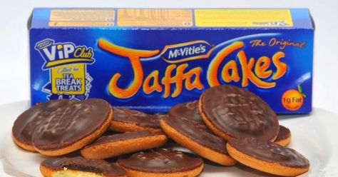 I was buying some Jaffa cakes in Tesco and said , full moon , half moon, total eclipse 😂 woman next to me totally got it 😊🖖 British Snacks, Jaffa Cakes, Nursing Cake, Finance Accounting, Jaffa Cake, Tea Break, British Food, Cake Images, Snack Cake