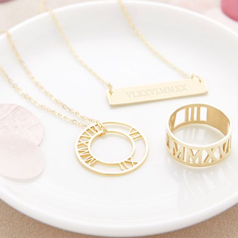 Roman Numeral Jewelry, Leo Jewelry, Roman Numerals Dates, Nameplate Necklace Gold, Nameplate Necklace Silver, Rose Gold Bar, Family Tree Necklace, Nameplate Necklace, Square Pendant