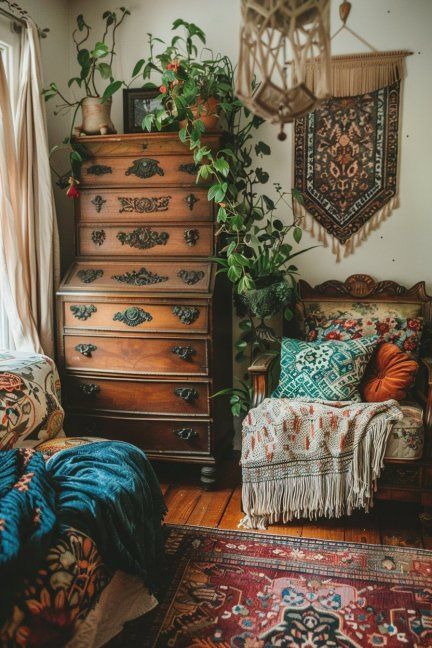 Thrifted Furniture, Tv Unit Designs, Boho Style Bedroom, Boho Bedroom Ideas, Bohemian Bedroom Decor, Vintage Bedroom, Bohemian Bedroom, Boho Room, Bedroom Boho