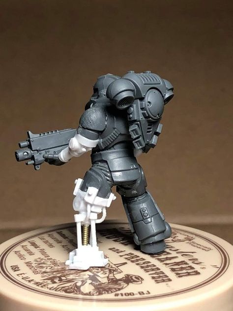 Space Marine prosthetic leg | 2019-06-21 Warhammer Imperial Guard, Iron Warriors, 40k Conversions, Warhammer 40k Figures, Power Armour, Warhammer Figures, Warhammer Paint, Miniature Gaming, Prosthetic Leg