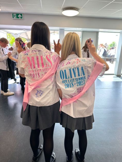 Leavers Day Outfits, School Leavers Ideas, Our Last Summer Leavers Shirts, Leaves Shirt Design School, High School Leavers Shirts, Decorated Leavers Shirts, High School Leavers, Leavers Shirt Ideas Uk, Levers School Shirt