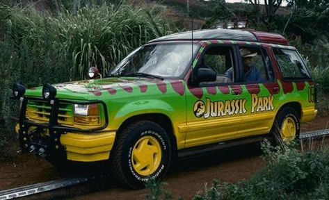 Jurassic Park 1992 Ford Explorer Jurassic Park Car, Family Car Trip, Dinosaur Photo, Cars Birthday Party Disney, Movie Cars, Tv Cars, Michael Crichton, Derby Cars, Jurassic Park World