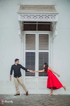 Story Photography, Pre Wedding Photoshoot Outfit, City Shoot, Pre Wedding Shoot Ideas, Pre Wedding Photoshoot Outdoor, Lovely Places, Western Outfit, Pre Wedding Shoot, Nice Outfits