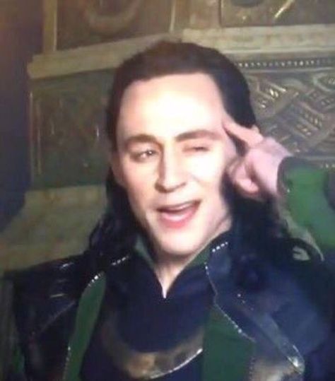 Loki Gif, Thomas William Hiddleston, Marvel Actors, Loki Marvel, Loki Thor, Man Thing Marvel, Loki Laufeyson, Marvel 3, Tom Hiddleston Loki