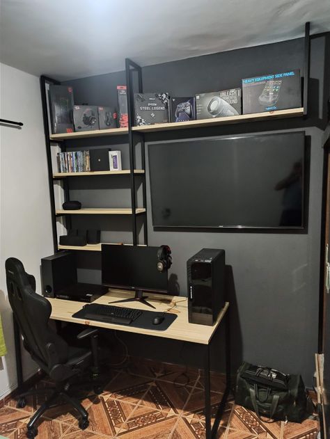 Industrial Gaming Setup, Setup Gamer Simples, Setup Gamer Aesthetic, Set Up Gamer, Home Recording Studio Setup, Gaming Bedroom, Retro Games Room, Game Setup, Setup Gamer