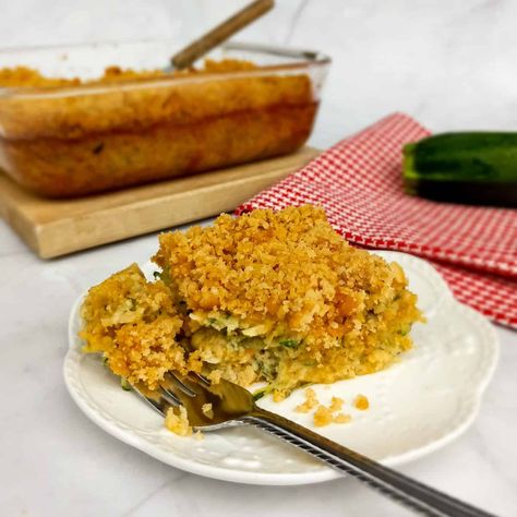 Amish Zucchini Casserole with Ritz Crackers on Top is a savory dish featuring fresh zucchini and a buttery, crunchy Ritz cracker topping. Pumpkin Custard Pie Recipe, Ritz Cracker Crust, Casserole With Ritz Crackers, Ritz Cracker Topping, Dutch Apple Pie Recipe, Custard Pie Recipe, Cracker Toppings, Fresh Zucchini, Ritz Cracker