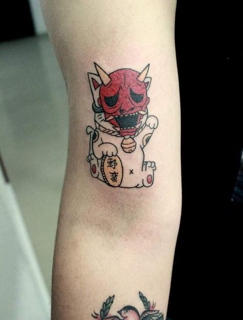 Tattoo gato de la suerte - mascara de hannya - Neotradicional Japanese Tattoo Symbols, Japanese Tattoos, Hand Poked Tattoo, Mask Tattoo, Japanese Sleeve Tattoos, Japanese Tattoo Designs, Japanese Tattoo Art, Aesthetic Tattoo, Dream Tattoos