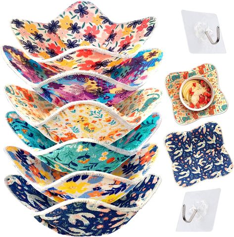 Our bowl hugger sets are the perfect solution for keeping your bowls in a place while you eat, cook, or do other tasks! With these innovative bowl cozy sets, you will be able to keep your soup, chili, or stew warm while you eat. Each pack of these great bowl hugger sets come with a 6 as well with a variety of floral designs! Hot Bowl Holder Patterns, Bowl Huggers, Soup Gift Basket, Felt Bowl, Microwave Bowl Holders, Bowl Holders, Soup Bowl Cozy, Soup Chili, Grandma Christmas