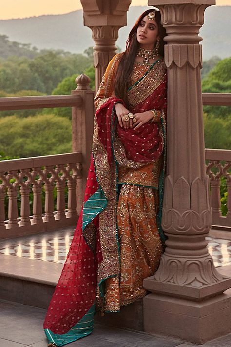 Mohsin Naveed Ranjha Design Studio. Gul-E-Maryam Mendhi Bridal Dress, Bridal Mendhi Outfit, Mendhi Outfits Pakistani, Mendhi Outfit Bridal, Mehndi Wedding Dress, Mehndi Outfits For Bride, Mehndi Bridal Outfit, Mehndi Outfit Ideas, Mehndi Outfit Bridal