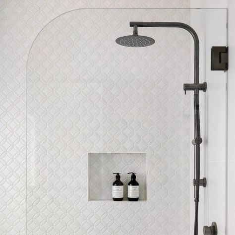 Shower Pony Wall, Shower Combo, 80s Home, Pony Wall, Shower Panel, Round Brush, Curved Glass, Shower Screen, Screen Design