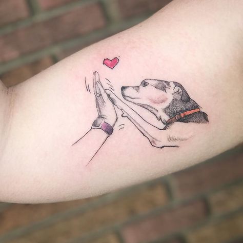 High Five Tattoo, Five Tattoo, David Hale, Puppy Tattoo, Dog And Owner, Tattoo Zeichnungen, Tattoos Geometric, Dog Tattoo, Design Tattoo