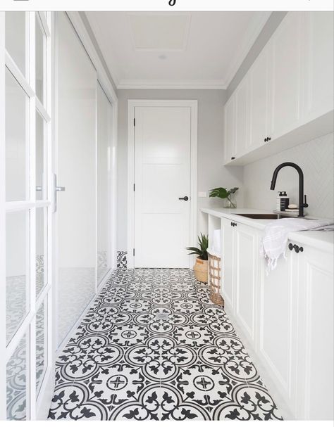 Hamptons Laundry Room Ideas, Hampton Floor Tiles, Laundry Patterned Floor Tiles, Laundry Tiles Floor, Hampton Style Laundry, Patterned Laundry Room Floor, Laundry Room Tiles Floor, Queenslander Laundry, Laundry Room With Patterned Tile Floor