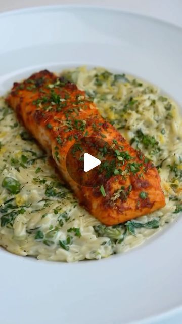 @eatinghealthytoday on Instagram: "Broccoli-Spinach Orzo with Baked Garlic Salmon 🥦 
(via: @breadbakebeyond)

Salmon is my favorite fish, and I have it at least once or twice a week. This recipe complements a salmon fillet perfectly, really enhancing the flavor without overpowering it. The broccoli orzo is a great side that makes for an easy and tasty dinner.

#salmondinner #foodie #weeknightmeals #orzopasta #orzo #easyrecipes" Salmon Fillet Recipes, Garlic Salmon, Salmon Dinner, Baked Garlic, Plant Based Nutrition, Main Course Recipes, Mediterranean Diet Recipes, Healthy Meal Prep, Salmon Recipes