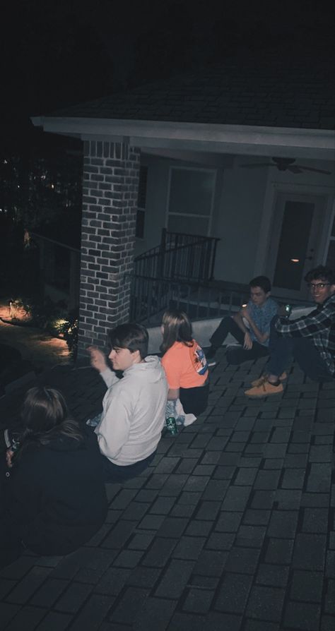 #rooftop #teenager #aesthetic #night #roof #grunge #edgy #friends #kids kids on the roof Rooftop Hangout Aesthetic, Grunge Group Aesthetic, Guys Having Fun Aesthetic, Teenage Night Aesthetic, Aesthetic Night Pics With Friends, Roof Night Aesthetic, Aesthetic Rooftop Night, Teenage Grunge Aesthetic, Rooftop At Night Aesthetic