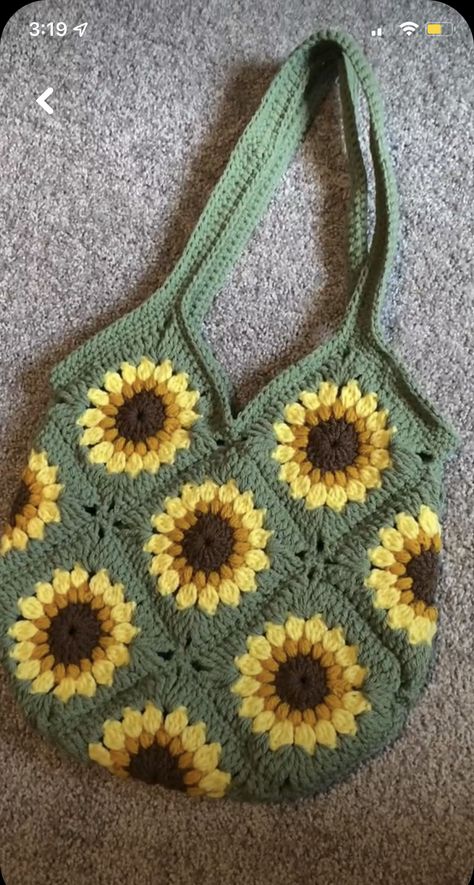 Sunflower Granny Square, Diy Tricot, Tote Crochet, Crochet Design Pattern, Crochet Sunflower, Beginner Crochet Projects, Crochet Handbags Patterns, Crochet Stitches For Beginners, Crochet Purse Patterns