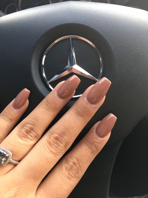 Acrylic Nails Colors Fall, Brown Matte Nails Coffin, Dip Nails Coffin Shape, Brown Coffin Shape Nails, Cute Coffin Fall Nails, Coffin Shape Brown Nails, Simple Fall Acrylic Nails Coffin, Light Brown Nails Almond Shape, Taupe Coffin Acrylic Nails