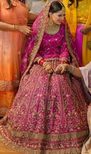 Khada Dupatta Hyderabadi, Bridal Suits Punjabi, Layer Dresses, Rajasthani Bride, Trendy Bridesmaids, Sikh Bride, Bridal Suits, Ethnic Beauty, Indian Wedding Bride