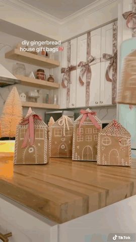 Christmas Candy Bags Ideas, Magnolia Mercantile, Paper Bag Wrapping, Ginger Bread House Diy, Ginger House, Christmas Candy Bag, Gingerbread Diy, Decorating Party, Gingerbread House Decorations