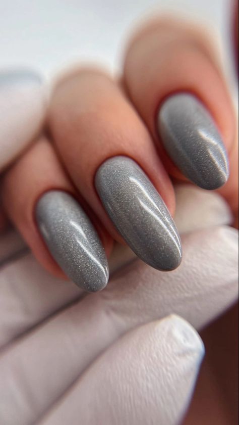 Pearl Grey Nails, Gray Nails Aesthetic, Charcoal Grey Nails, Moonstone Nails, Light Gray Nails, Nails Gray, Nails Grey, Grey Nail Art, Minimal Nails Art